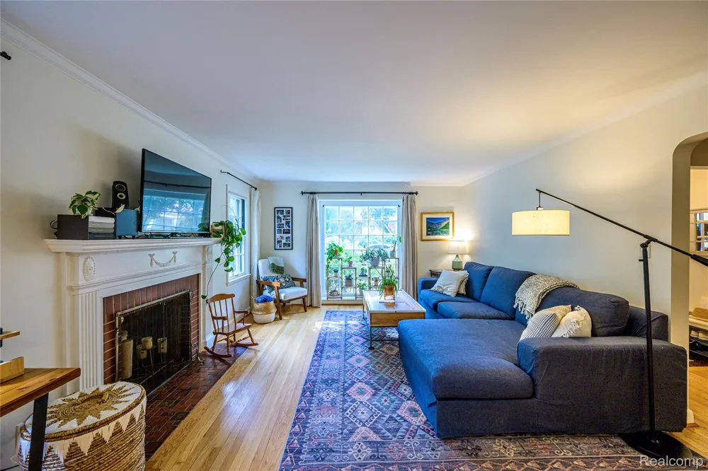 656 W Maplehurst Street Ferndale City, MI 48220