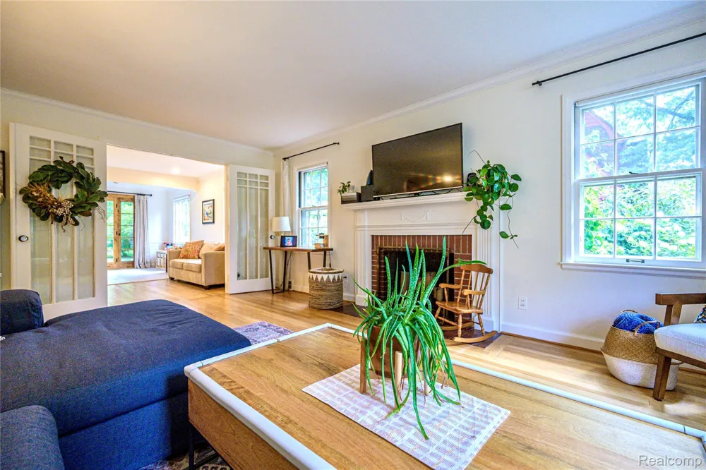656 W Maplehurst Street Ferndale City, MI 48220