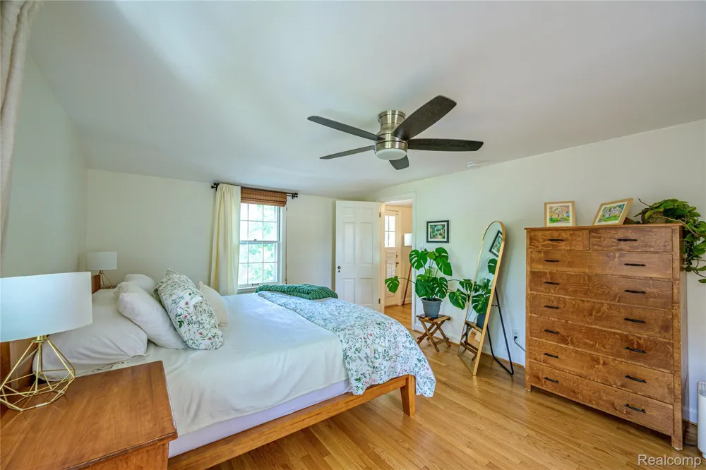 656 W Maplehurst Street Ferndale City, MI 48220