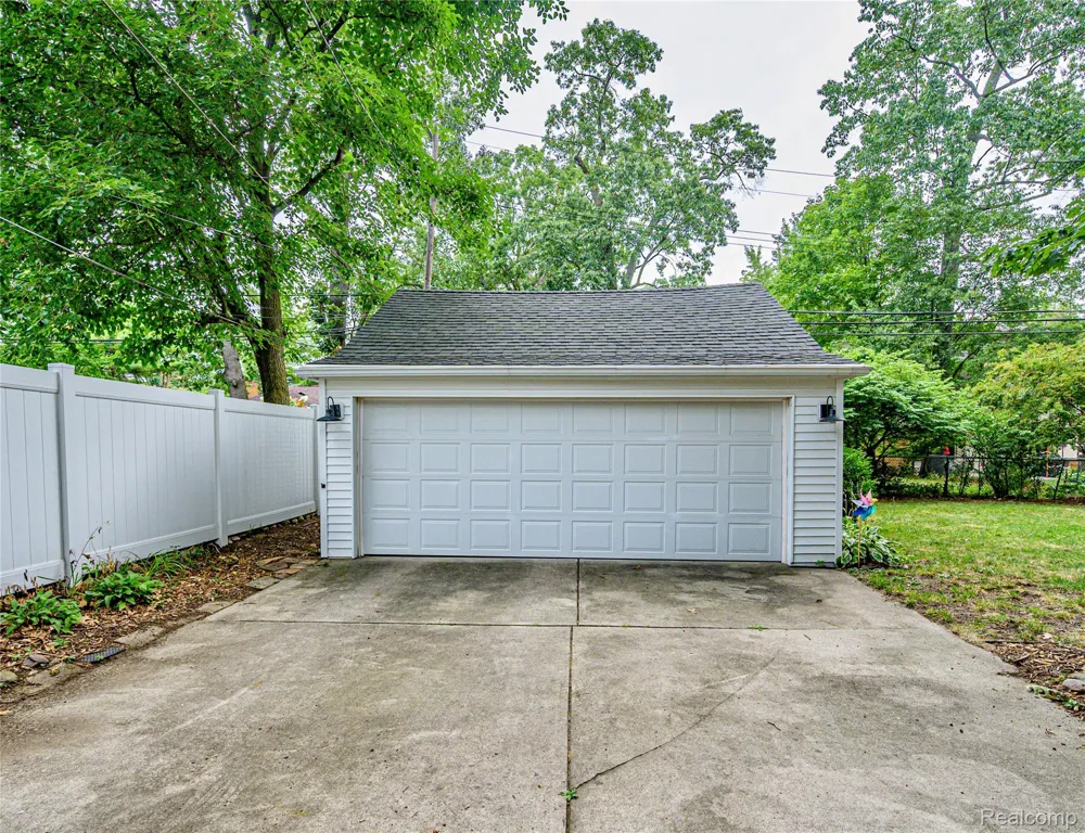 656 W Maplehurst Street Ferndale City, MI 48220
