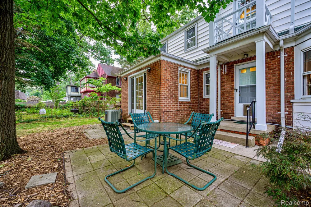 656 W Maplehurst Street Ferndale City, MI 48220