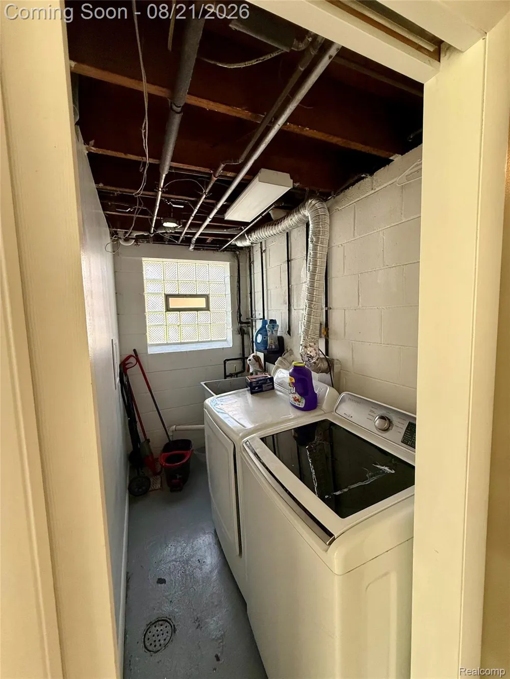 3811 syckelmoore Trenton City, MI 48183