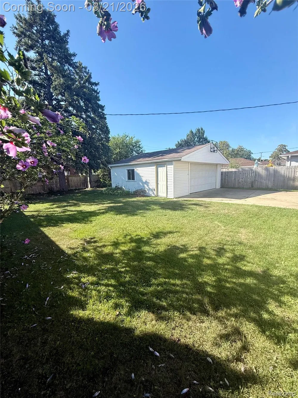 3811 syckelmoore Trenton City, MI 48183