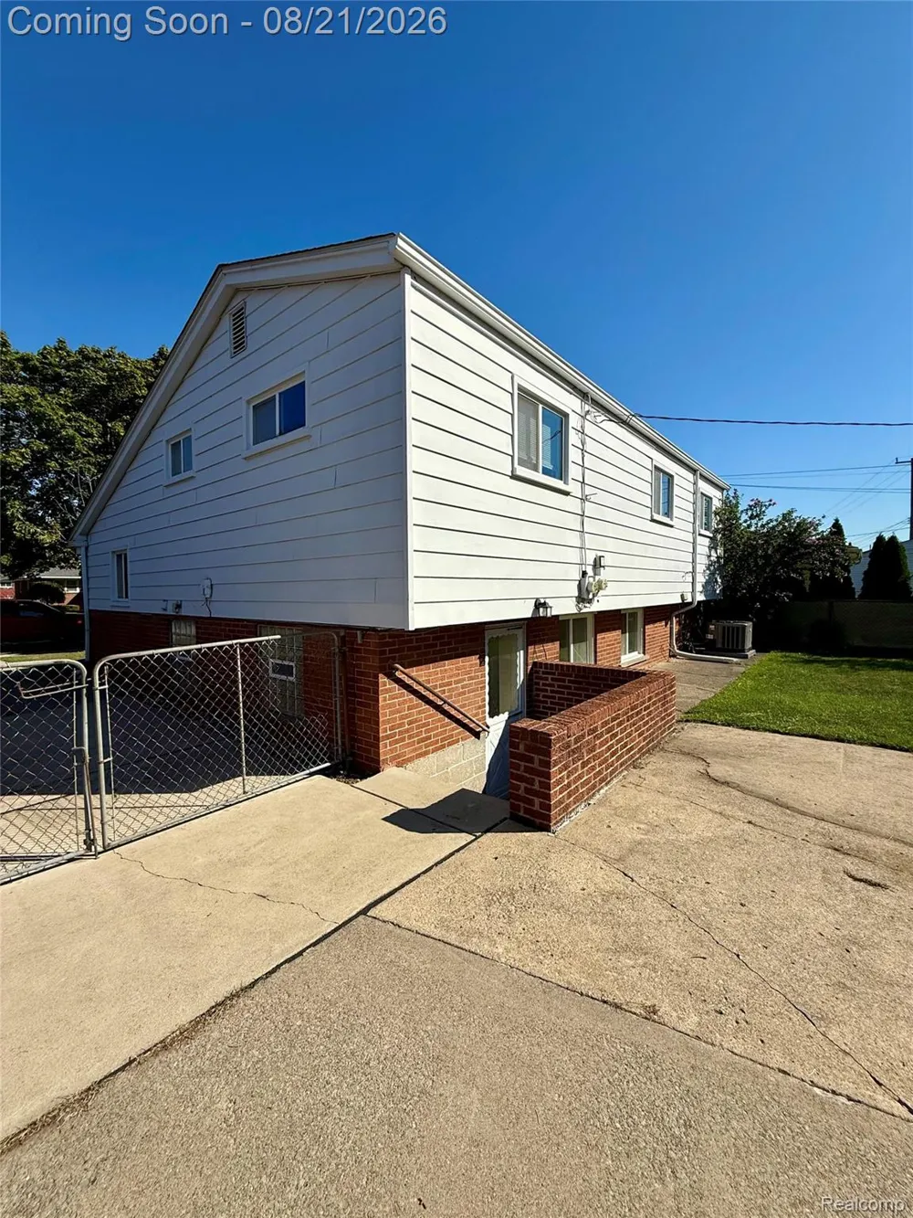 3811 syckelmoore Trenton City, MI 48183