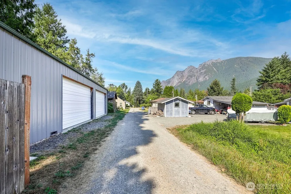 111 E 6th Street North Bend, WA 98045