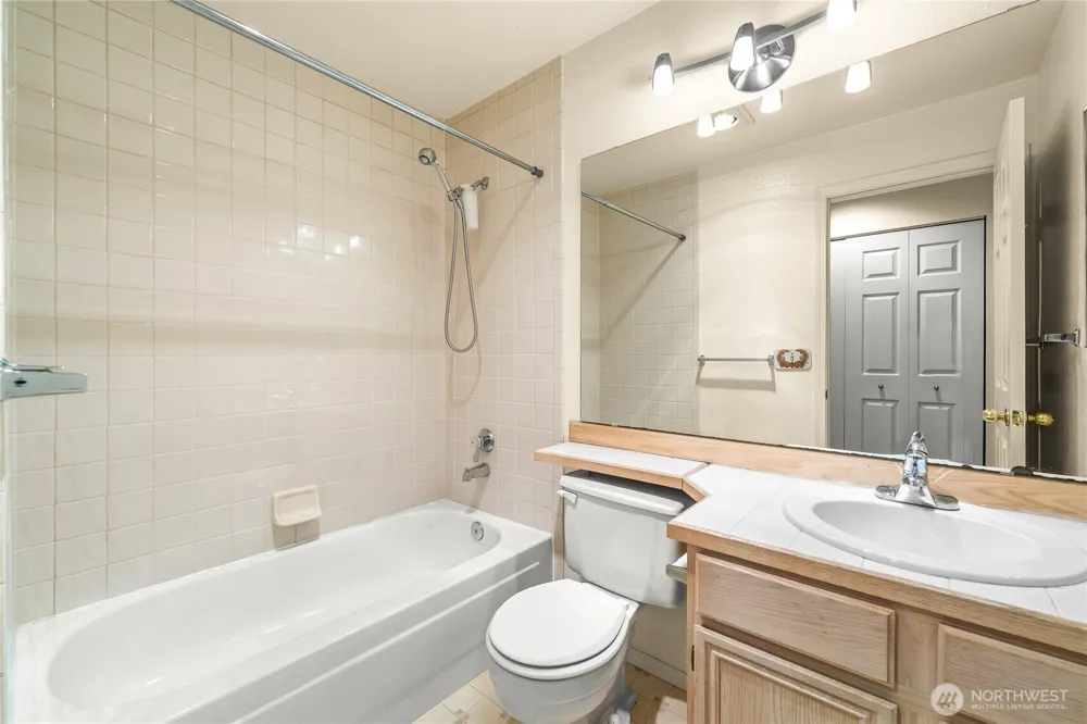 2540 118th Avenue SE #202 Bellevue, WA 98005