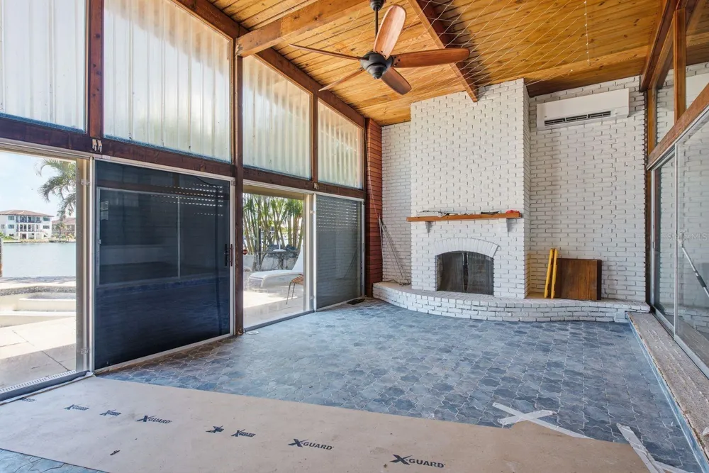31 DOLPHIN DRIVE Treasure Island, FL 33706