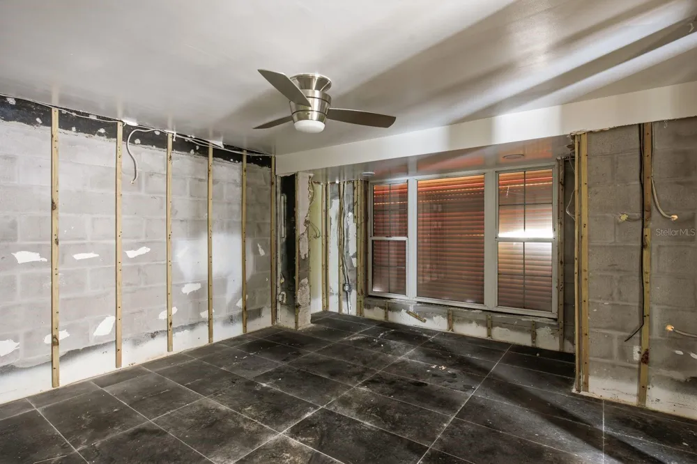 31 DOLPHIN DRIVE Treasure Island, FL 33706