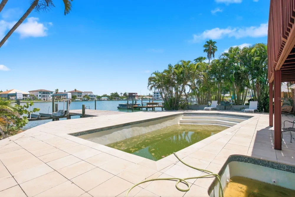 31 DOLPHIN DRIVE Treasure Island, FL 33706