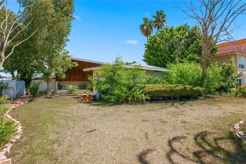 31 DOLPHIN DRIVE