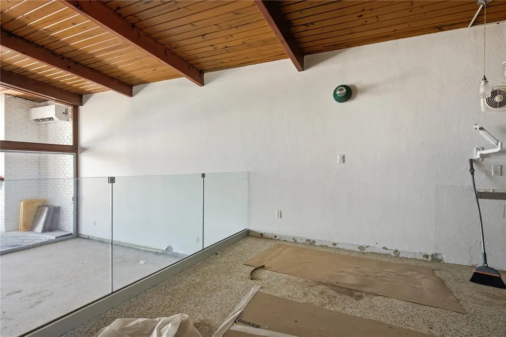 31 DOLPHIN DRIVE Treasure Island, FL 33706