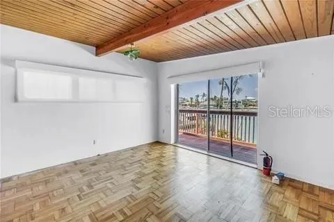 31 DOLPHIN DRIVE Treasure Island, FL 33706