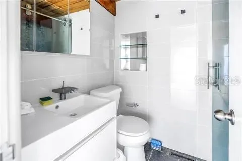 31 DOLPHIN DRIVE Treasure Island, FL 33706