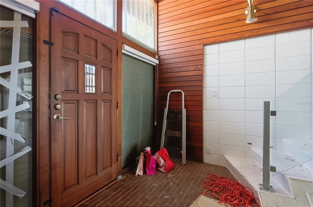 31 DOLPHIN DRIVE Treasure Island, FL 33706