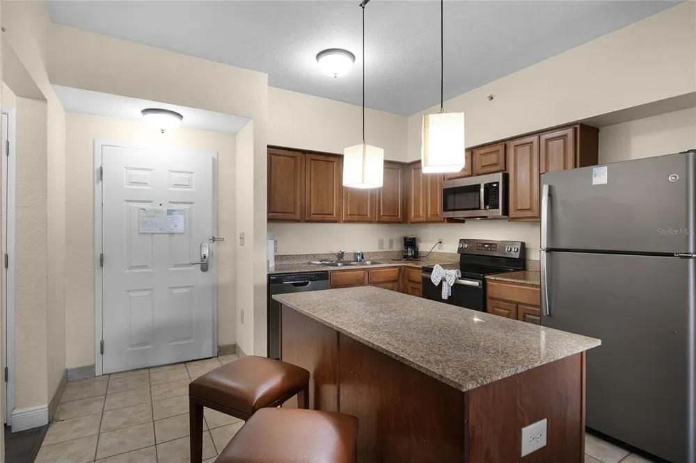 12527 FLORIDAYS RESORT DRIVE #512E Orlando, FL 32821