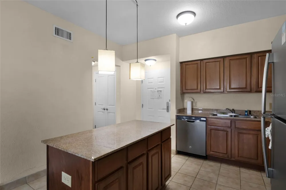 12527 FLORIDAYS RESORT DRIVE #512E Orlando, FL 32821