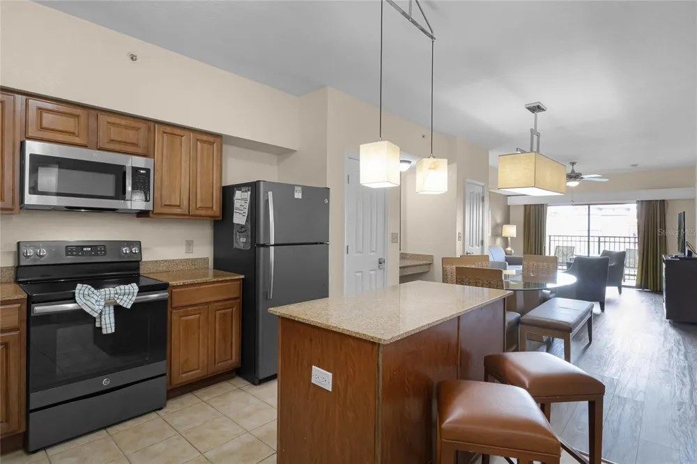 12527 FLORIDAYS RESORT DRIVE #512E Orlando, FL 32821