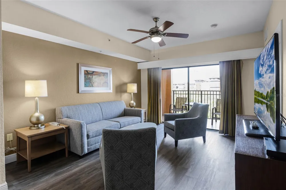 12527 FLORIDAYS RESORT DRIVE #512E Orlando, FL 32821