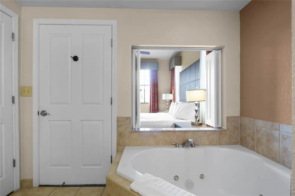 12527 FLORIDAYS RESORT DRIVE #512E Orlando, FL 32821