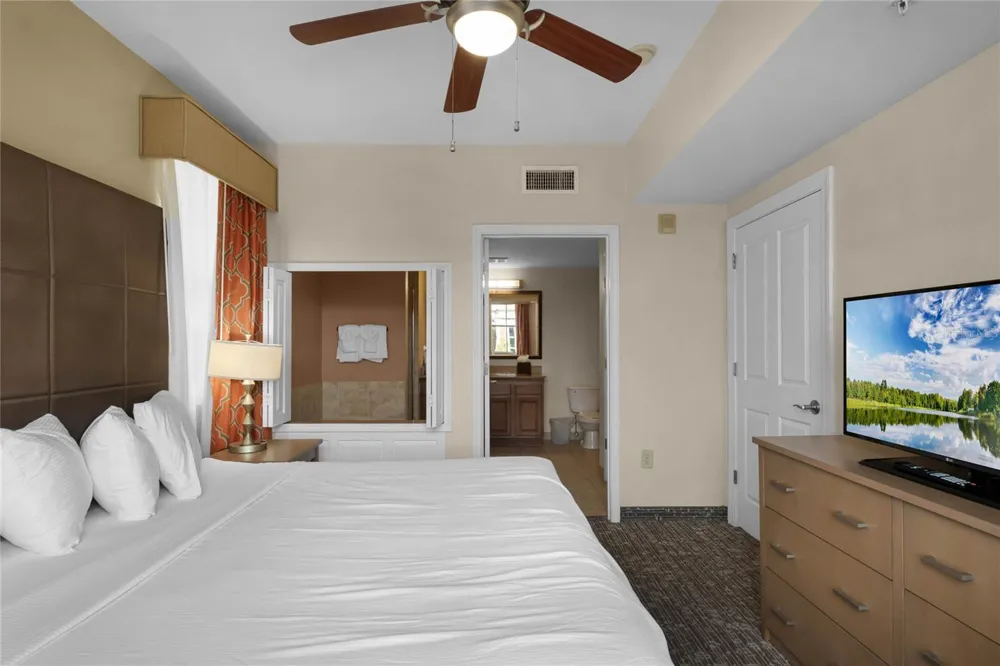 12527 FLORIDAYS RESORT DRIVE #512E Orlando, FL 32821