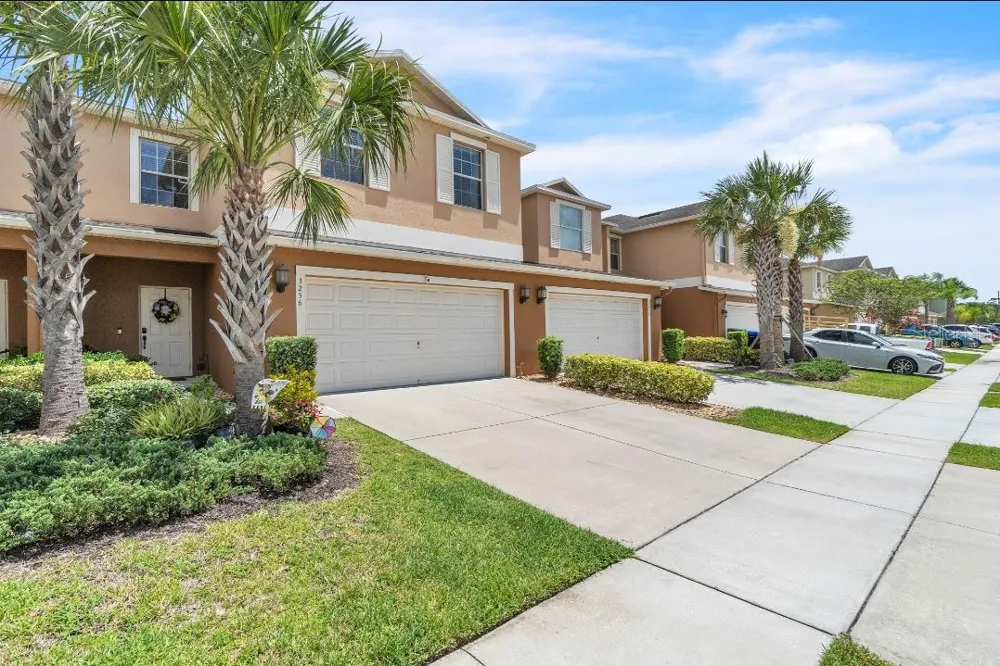 3256 RODRICK CIRCLE Orlando, FL 32824