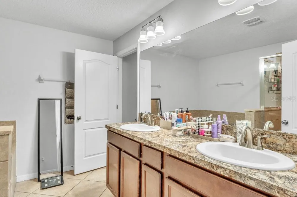 3256 RODRICK CIRCLE Orlando, FL 32824