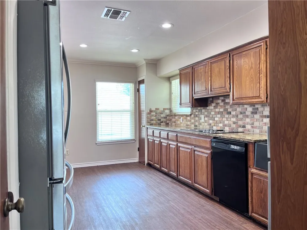 501 Dolphin Place Corpus Christi, TX 78411
