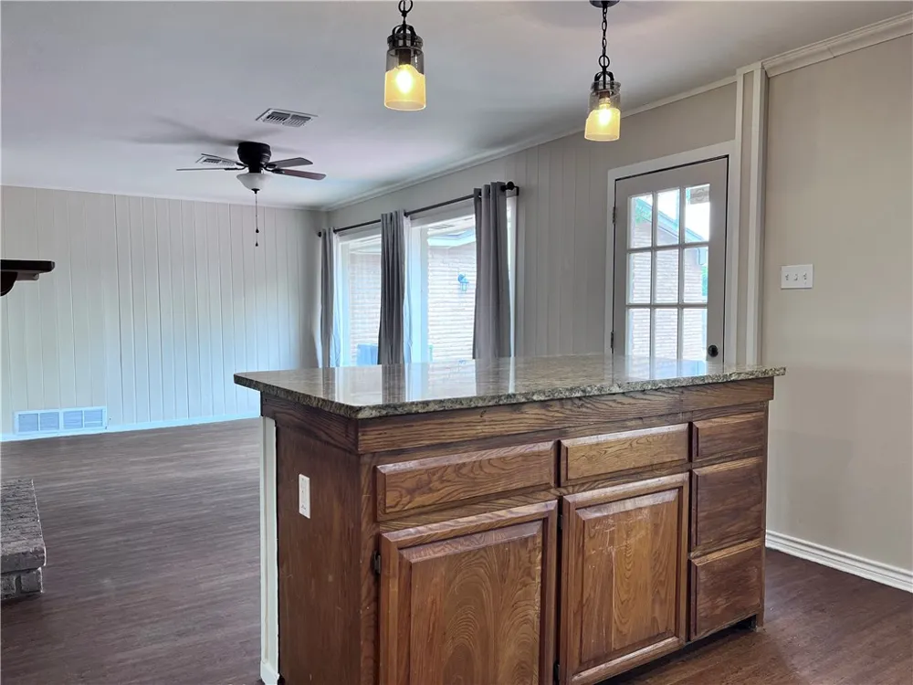501 Dolphin Place Corpus Christi, TX 78411