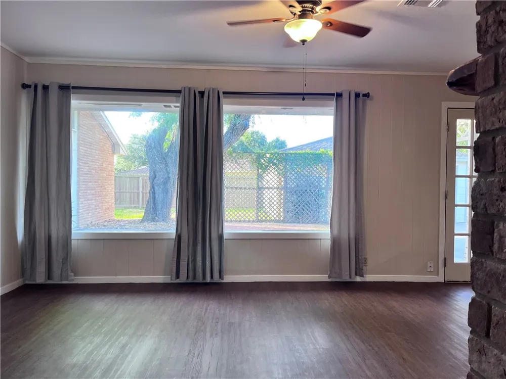 501 Dolphin Place Corpus Christi, TX 78411