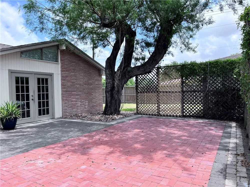 501 Dolphin Place Corpus Christi, TX 78411