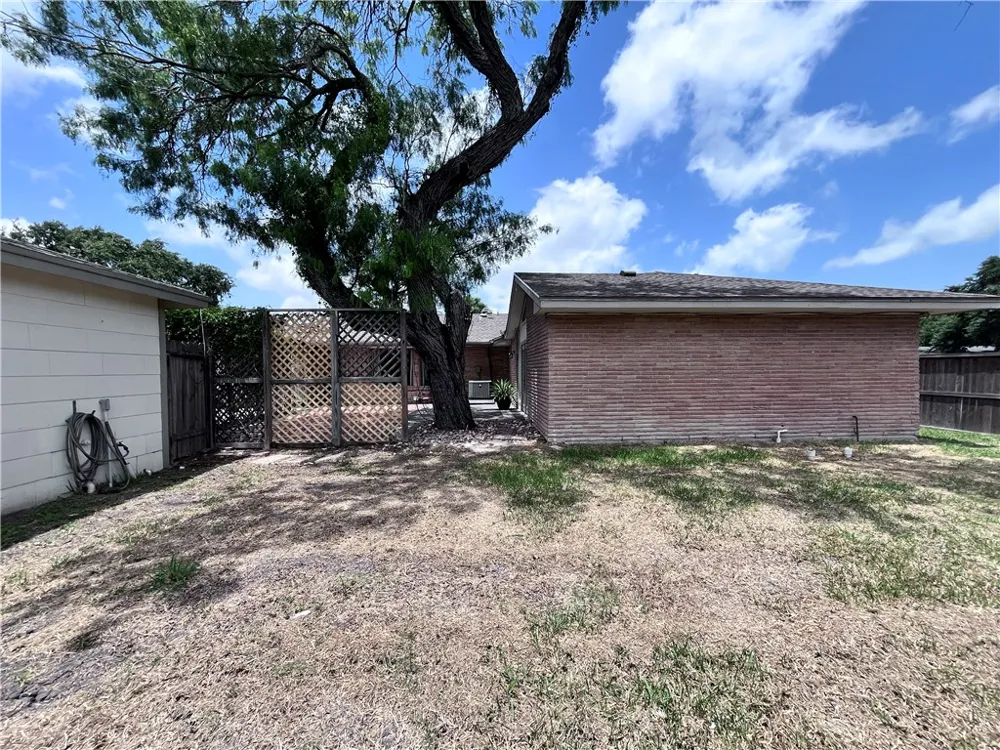 501 Dolphin Place Corpus Christi, TX 78411