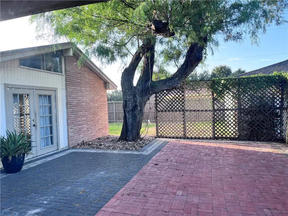 501 Dolphin Place Corpus Christi, TX 78411