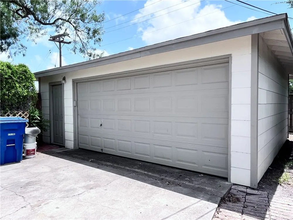 501 Dolphin Place Corpus Christi, TX 78411