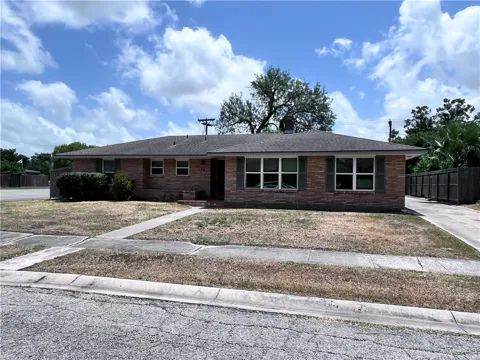 501 Dolphin Place