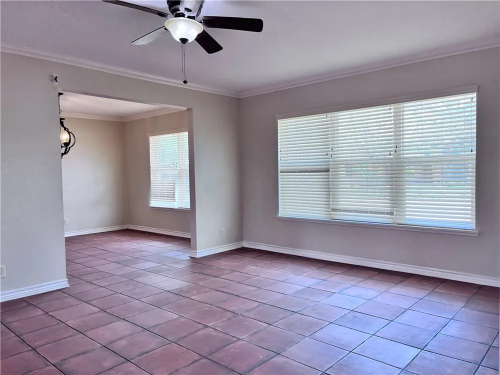 501 Dolphin Place Corpus Christi, TX 78411