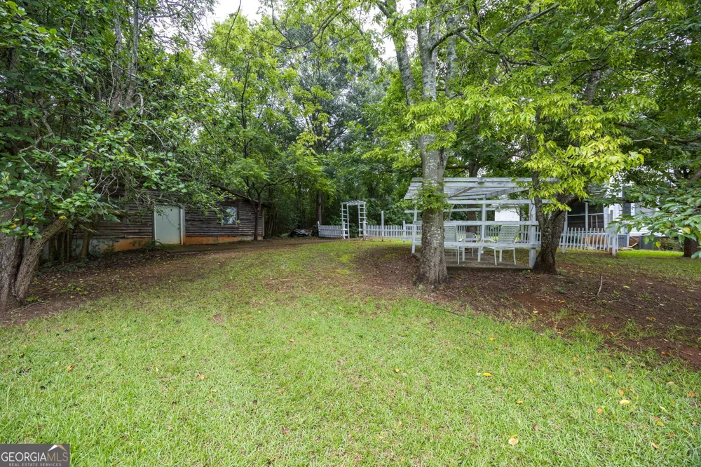 1880 Dames Ferry RD Forsyth, GA 31029