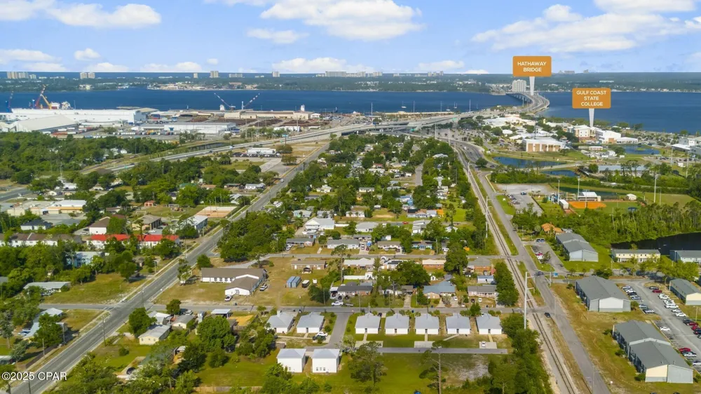 1918 Coach Scovel Way Panama City, FL 32405