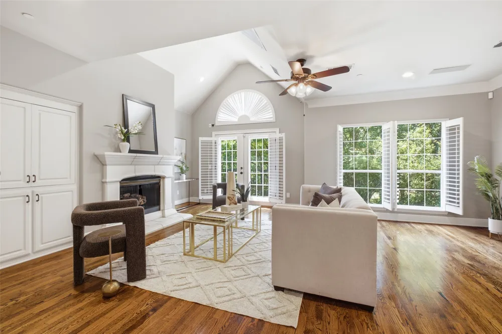 14891 Towne Lake Circle Addison, TX 75001