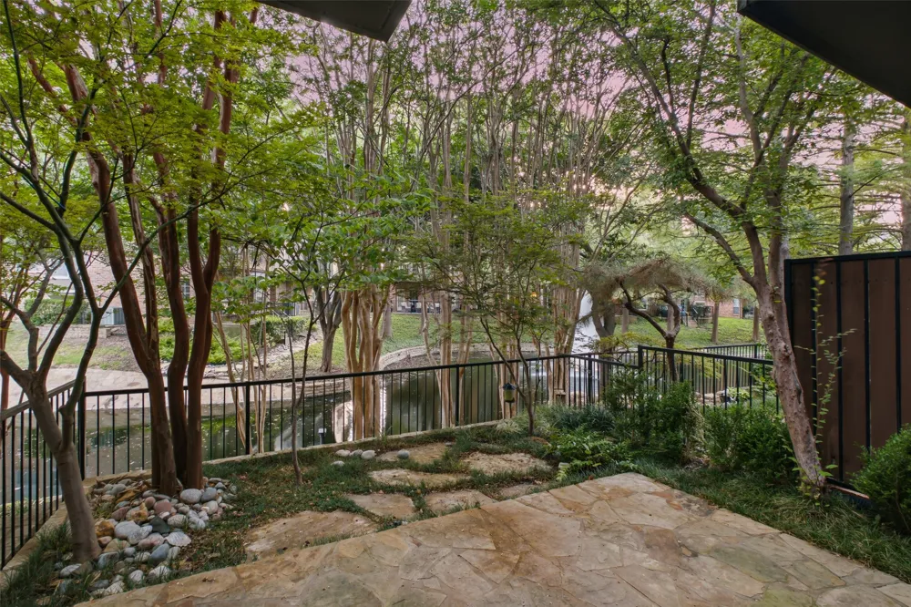 14891 Towne Lake Circle Addison, TX 75001