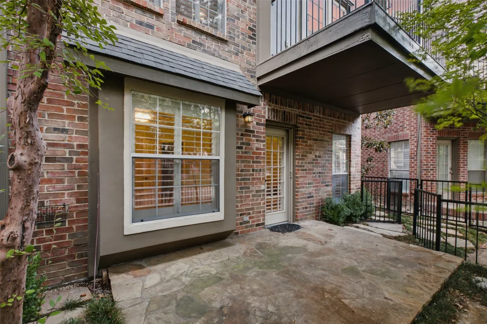 14891 Towne Lake Circle Addison, TX 75001