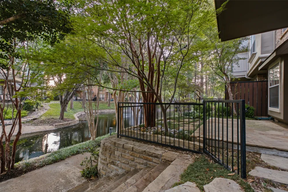14891 Towne Lake Circle Addison, TX 75001