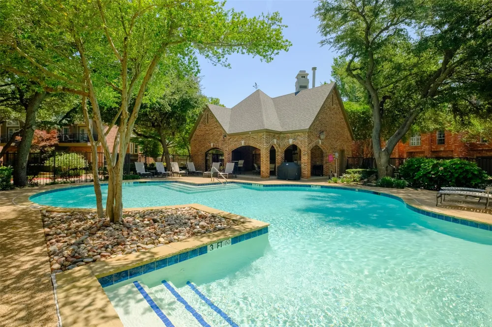14891 Towne Lake Circle Addison, TX 75001
