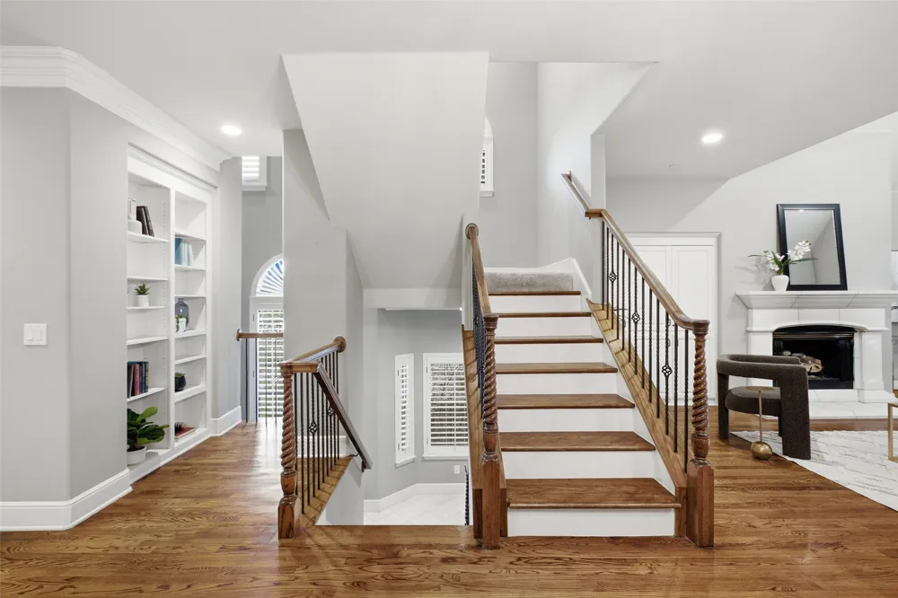 14891 Towne Lake Circle Addison, TX 75001