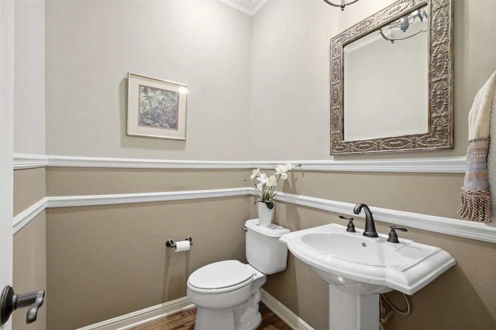 14891 Towne Lake Circle Addison, TX 75001