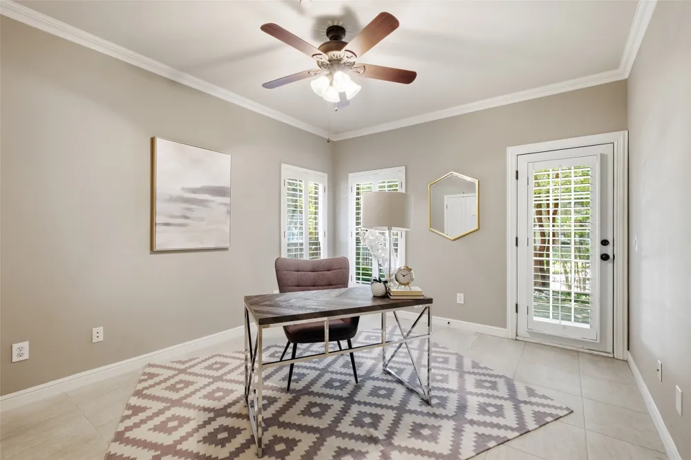 14891 Towne Lake Circle Addison, TX 75001