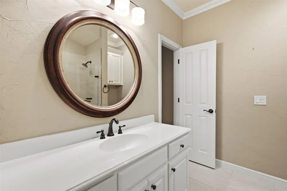 14891 Towne Lake Circle Addison, TX 75001
