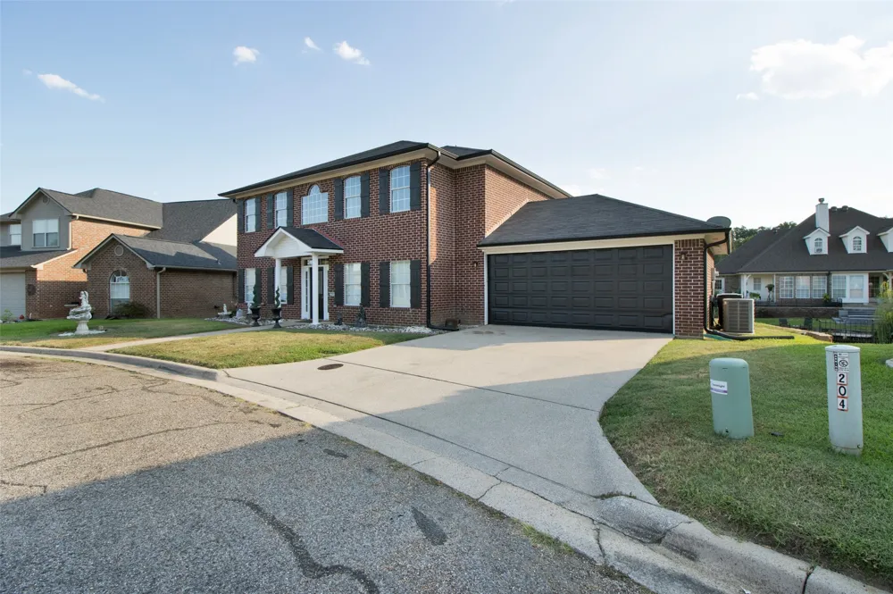 204 Millpond Drive Longview, TX 75604