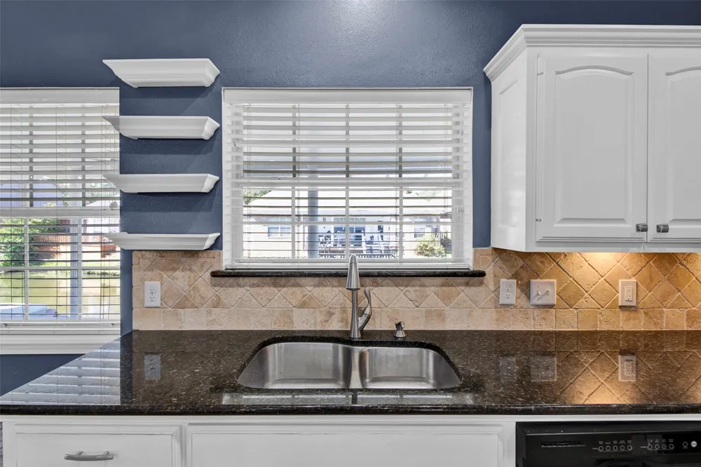 204 Millpond Drive Longview, TX 75604
