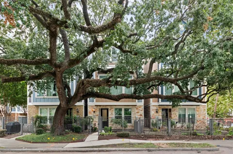 1823 Drew Street