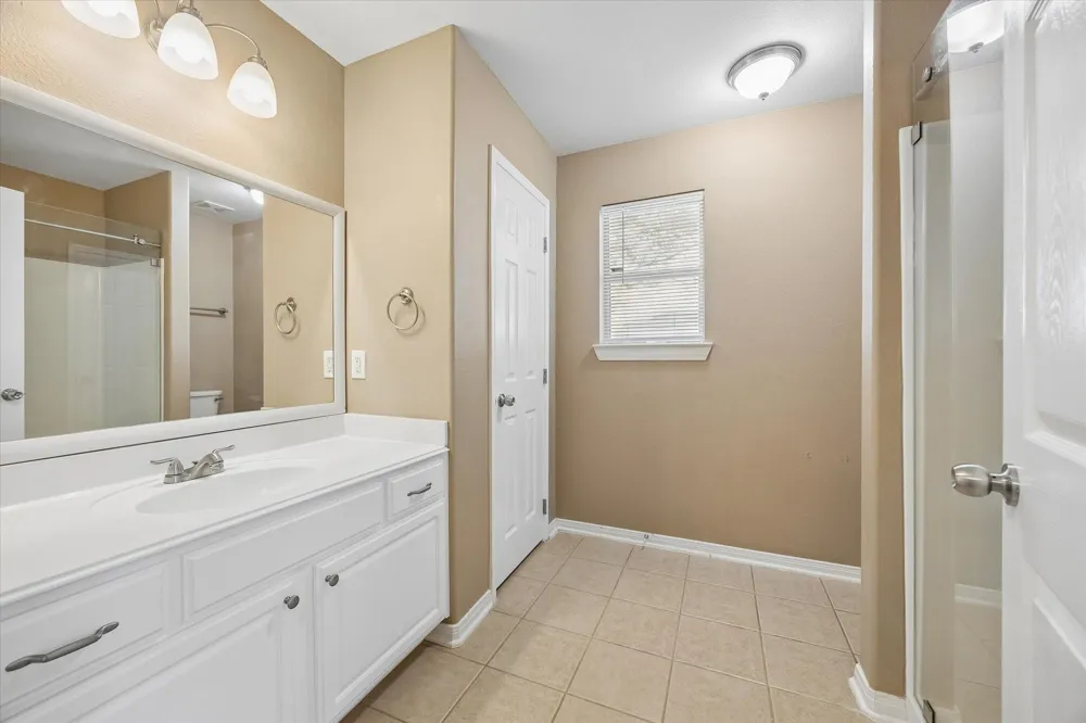 4341 Country Club Drive Dickinson, TX 77539